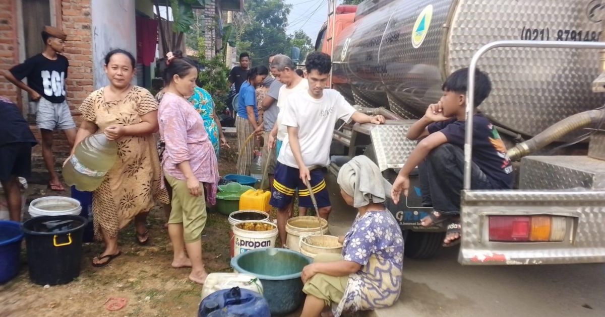 Kemarau Panjang, Ribuan Warga Jasinga Antre Air Bersih