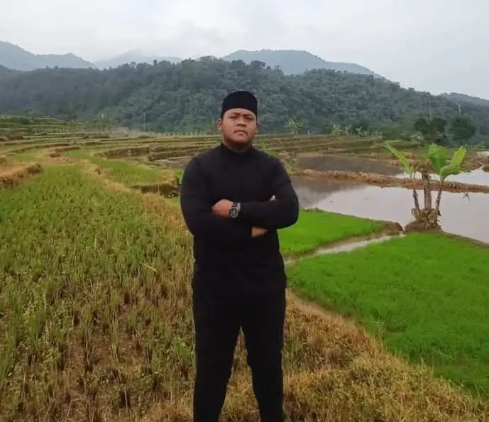 Paslon 01 Bagikan Semen dan Beton, JAMUS : Bukti Jika Selisih Elektabilitas Kedua Paslon Sedikit
