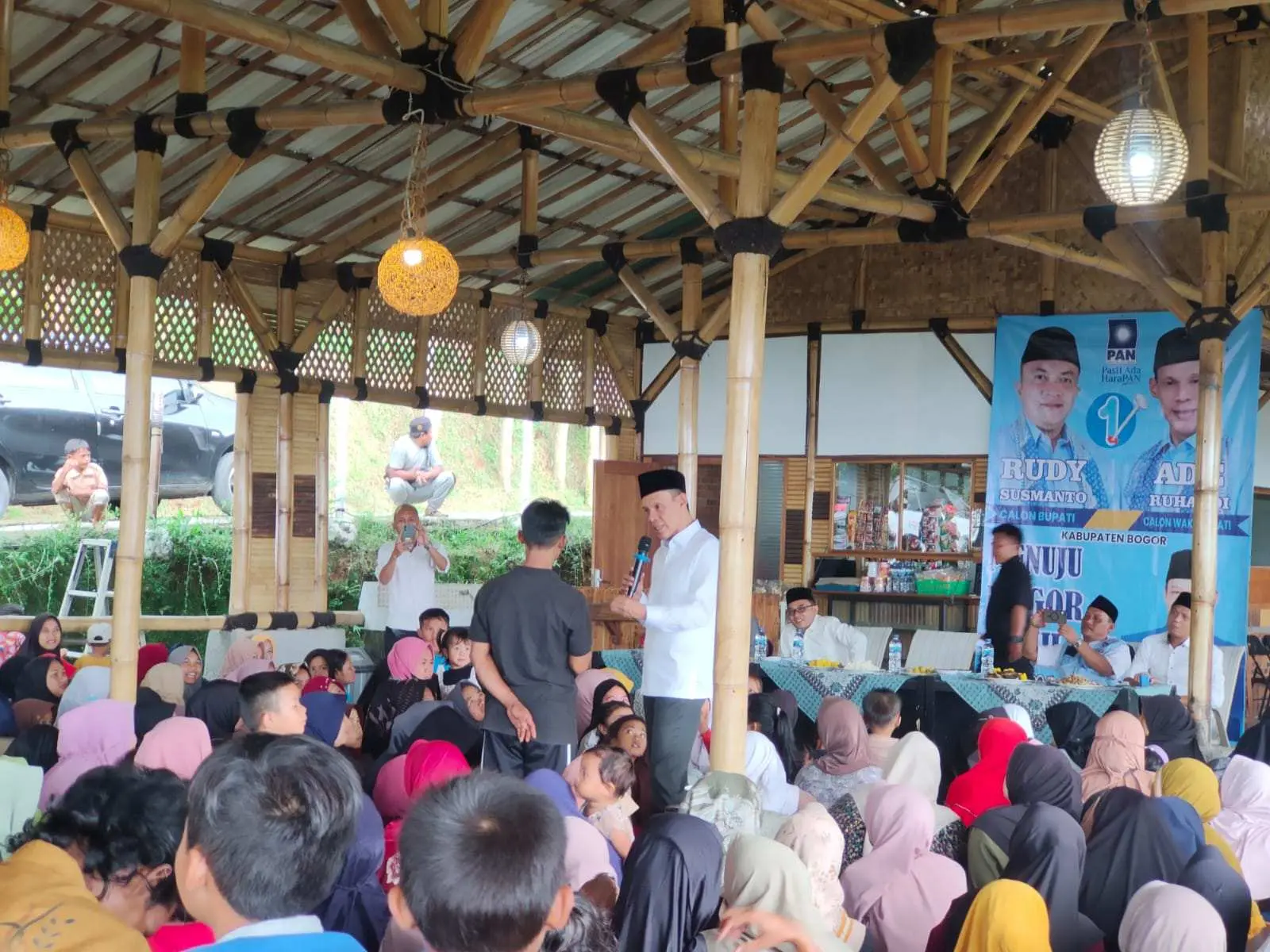 Dialog Dengan Warga Pamijahan, Jaro Ade Ungkap Pentingnya Pelatihan Bagi Pengelola Tempat Wisata