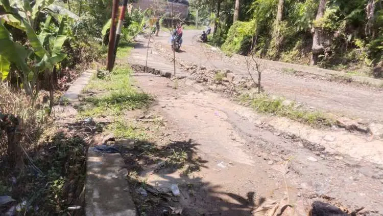 Tanggapi Jalan Ambles Ace Tabrani Curugbitung di Nanggung, Camat Sebut Sudah Diusulkan