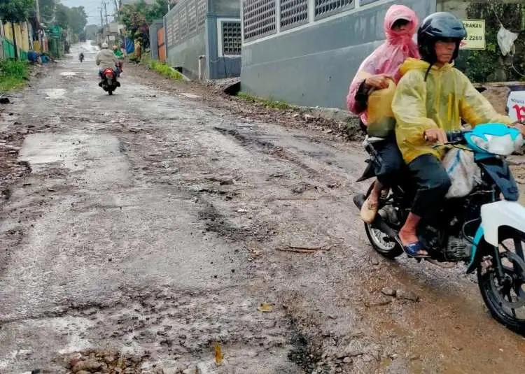Jalan Rusak di Desa Pancawati Ancam Pariwisata dan Penghidupan Warga