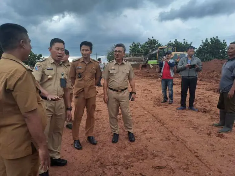 Asmawa Tosepu Tinjau Progres Kantong Parkir Truk Tambang di Parung Panjang