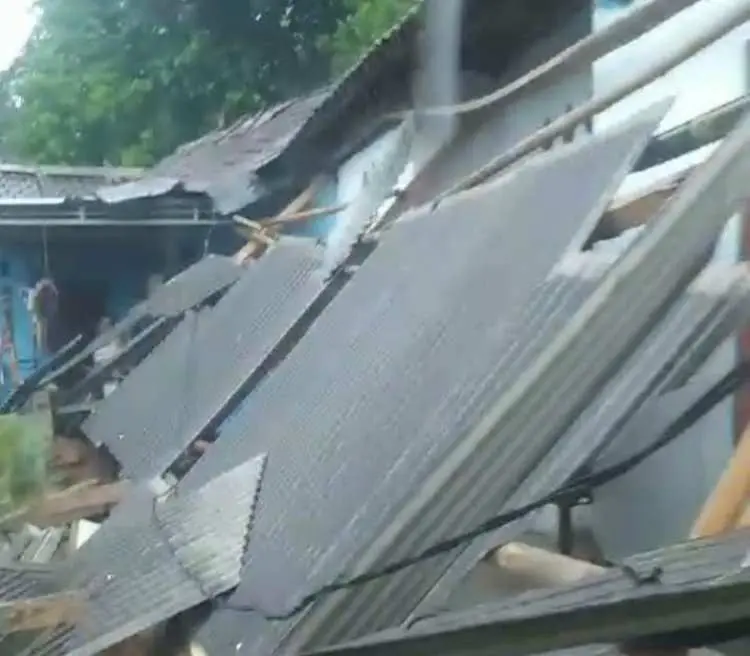 Hujan Terus Menguyur di Kabupaten Bogor, 2 Unit Rumah Ruksak Parah Dan 4 Unit Kena Imbas di Cigudeg