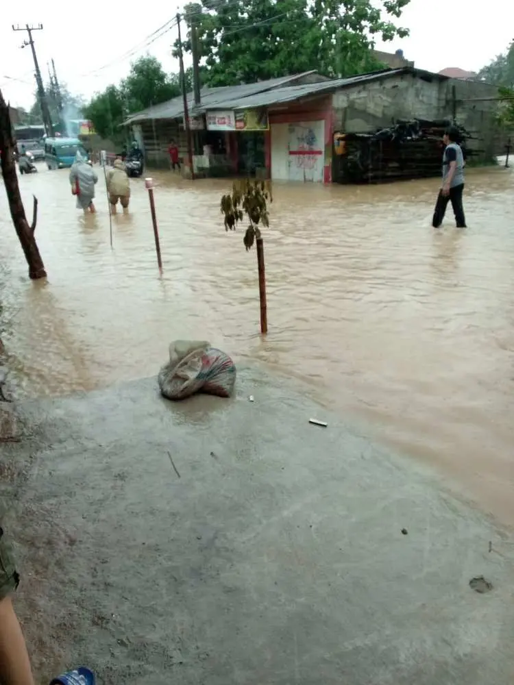 Hujan Deras, Akses Klapanunggal-Bojong Terputus