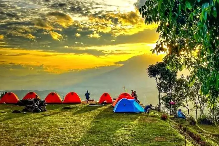 Harga Tiket Cuma 25 Ribu, Wisata Alam Gunung Dago Hadirkan Destinasi Camping Keluarga Dengan Fasilitas Lengkap di Parung Panjang Bogor