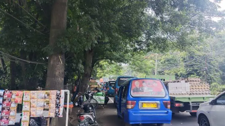 Padat Merayap di Jalur IPB Dramaga Menghadapi Libur Tahun Baru