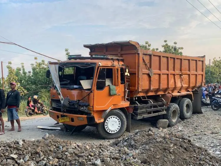 Lagi! Kecelakaan Truk Tambang Telan Dua Nyawa, Korban Ibu Rumah Tangga Dan Anak di Parung Panjang