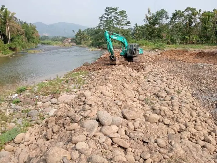 Pembagunan Revetment DAS Cidurian Sudah Sampai Desa Kalong Sawah Jasinga, Warga Desa Berikan Apresiasi
