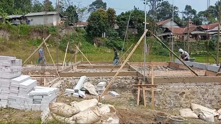 Proyek Huntap Di Desa Malasari Diduga Gunakan Pasir Non Rekomendasi