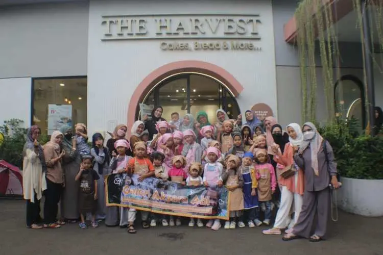 Kolaborasi The Harvest dan Gallery Aksara Abi Latih Anak Jadi Koki Cilik