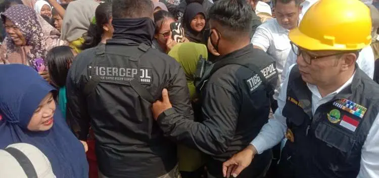 Heboh, Warga Cigudeg Antusias Sambut Ridwan Kamil