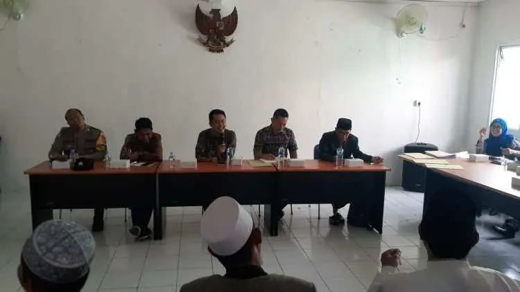 Kades Curugbitung Lantik Perangkat Desa, Ini Pesan Pentingnya