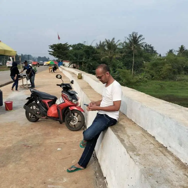 Lapor Pak Plt Bupati! Retakan Jembatan Bomang Semakin Panjang