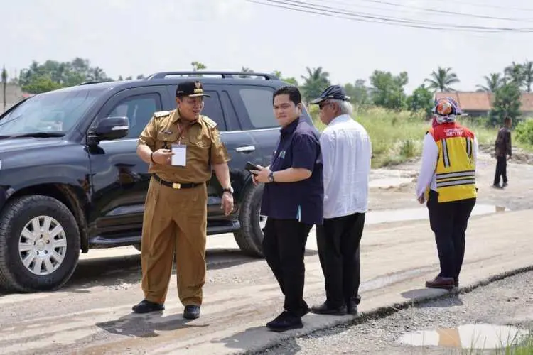 Jalan Rusak di Lampung, Erick Thohir Jawab Penasaran Warganet Soal Kunjungan Rombongan Jokowi Ke Lampung