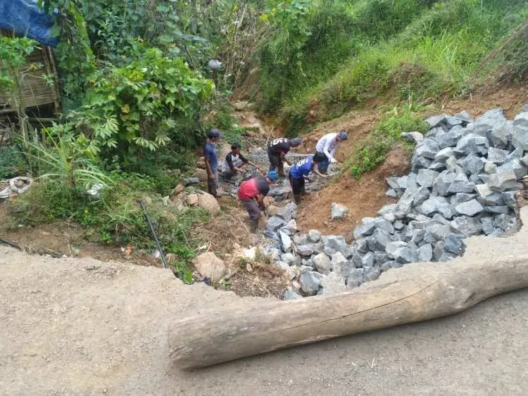 Jalan Longsor Dikeluhkan Warga Desa Cileuksa, Ini Respon Yang Diberikan UPT Jalan dan Jembatan Wilayah VI Cigudeg