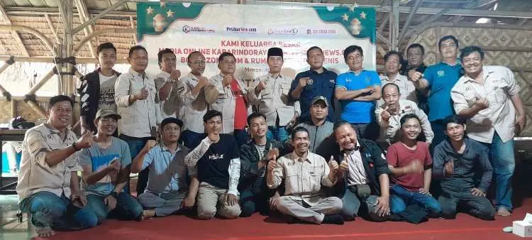 Sambut Bulan Suci Ramadhan 1444 H, Media Kabarindoraya Group Gelar Cucurak di RM. Mak Enis